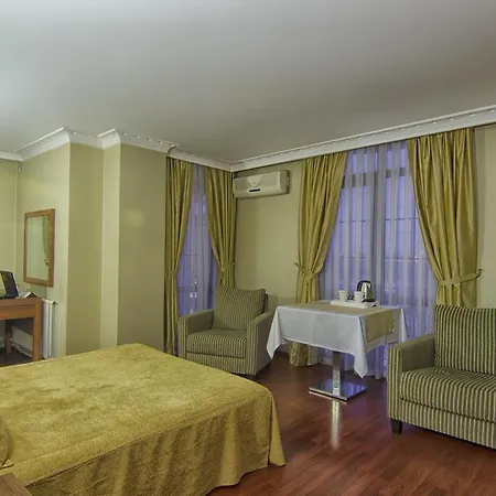 Grand Hotel